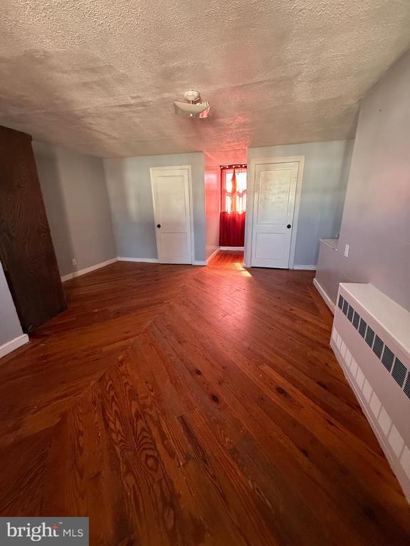 Building Photo - 557 Wiltshire Rd