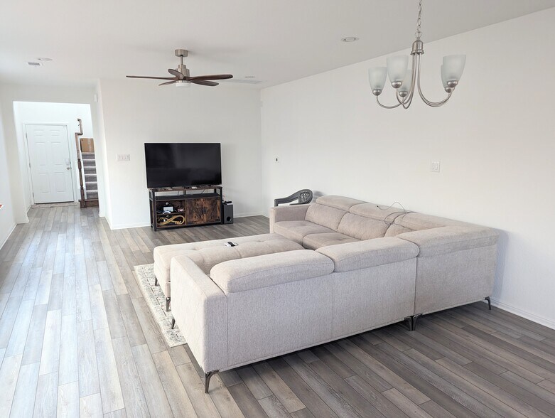 Building Photo - 12815 Gilliland Ln