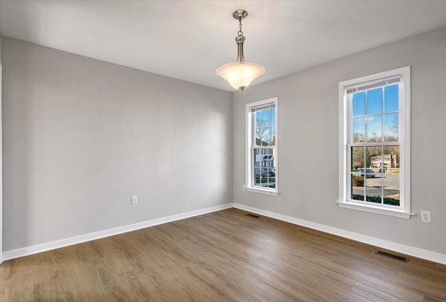 Building Photo - NEWLY RENOVATED 4 BEDROOM HOME IN ASHBROOK