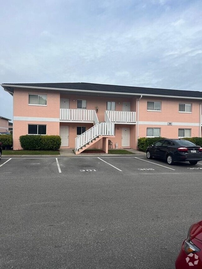 Building Photo - Tradewinds !