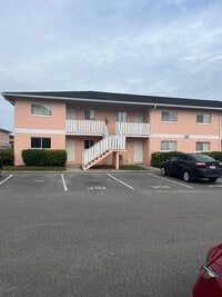 Building Photo - Tradewinds !