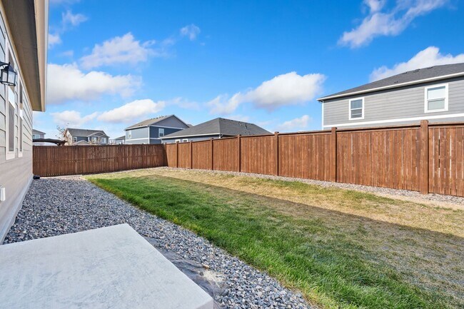 Building Photo - 5000 Alur St