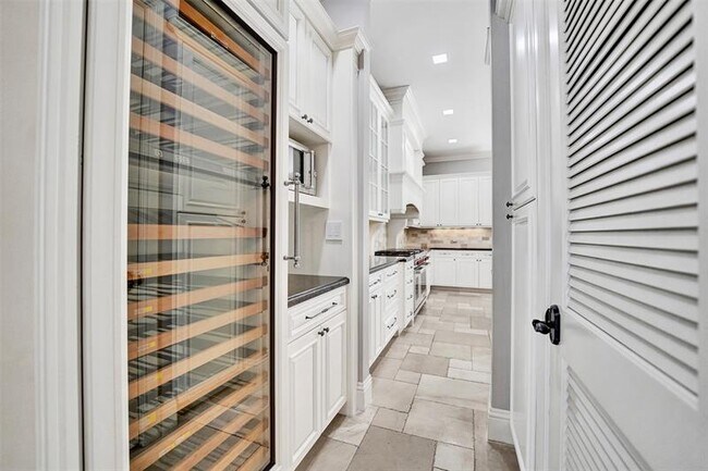 Building Photo - 1744 SE 9th St