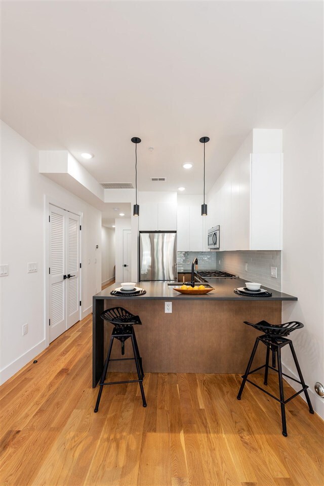 Building Photo - 827 Pavonia Ave