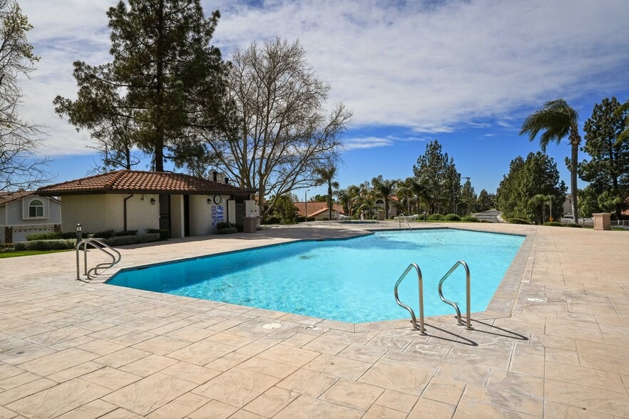 Building Photo - 19539 Shadow Springs Way