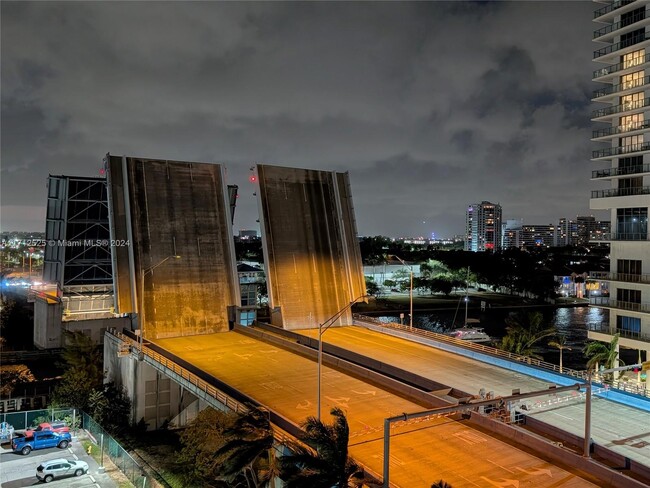 Building Photo - 1801 S Ocean Dr