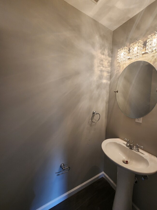 Building Photo - 205 River Oaks Dr