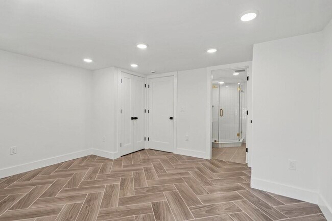 Building Photo - 41 47th St