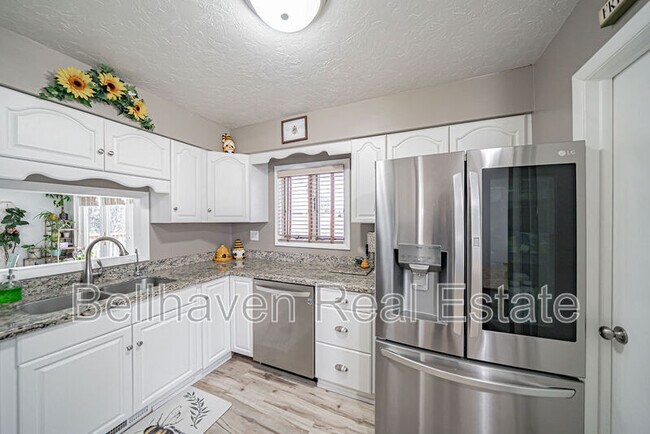 Building Photo - 12000 S Sunrise Cir