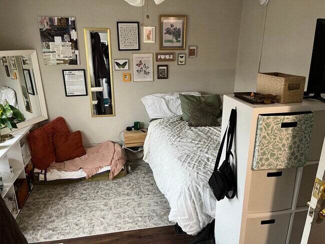 Building Photo - Kilbourn Apartments