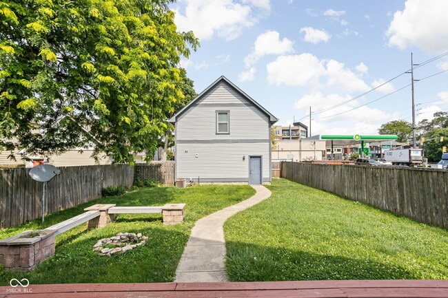 Building Photo - 2213 N Talbott St