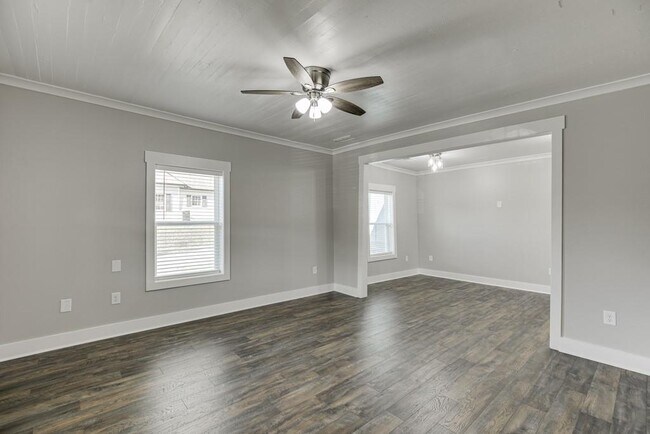 Building Photo - 4615 S Lee St