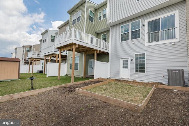 Building Photo - 227 Schramm Lp