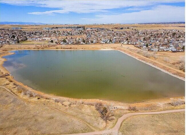 Building Photo - OMG this is a Stunning Large 5 BR House