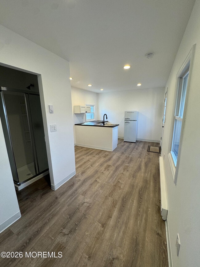 Building Photo - 945 Linden Ave