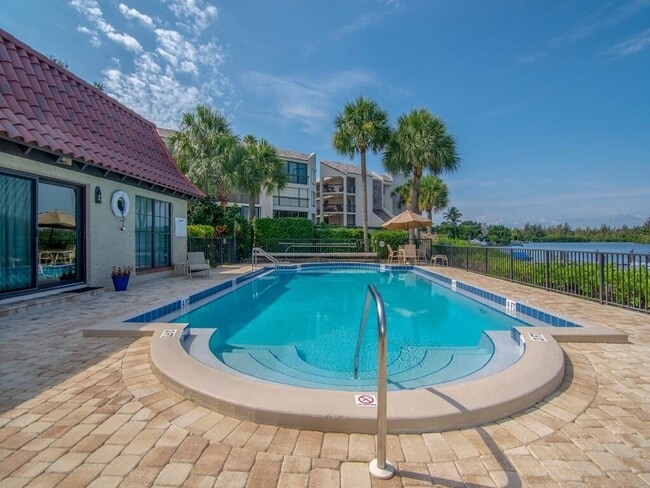 Building Photo - 5151 Jimmy Buffett Mem Hwy