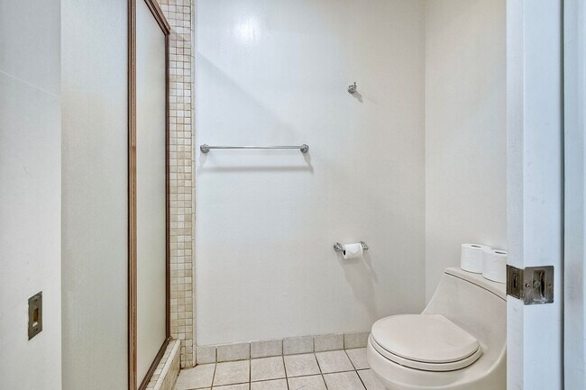 Building Photo - 2Bed/2Bath in Pala Mesa Village~ Cyprus Island