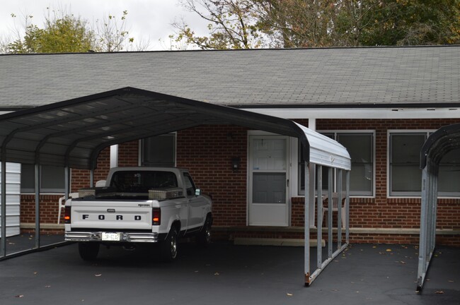 Building Photo - 311 Vance St