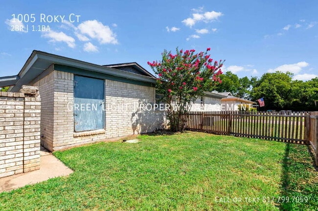 Building Photo - 1005 Roky Ct