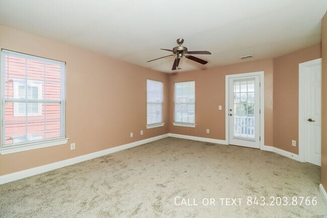 Building Photo - 9034 Parlor Dr