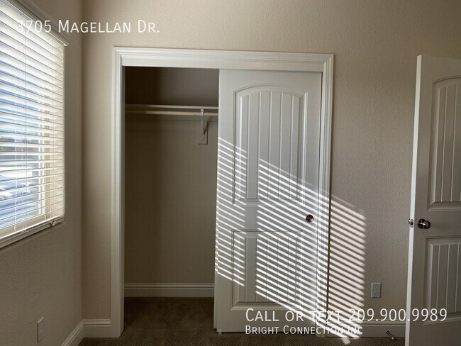 Building Photo - 3705 Magellan Dr
