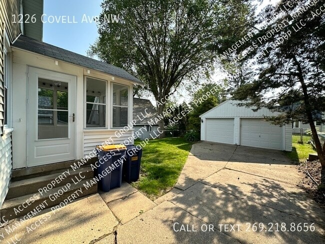 Building Photo - 1226 Covell Ave NW