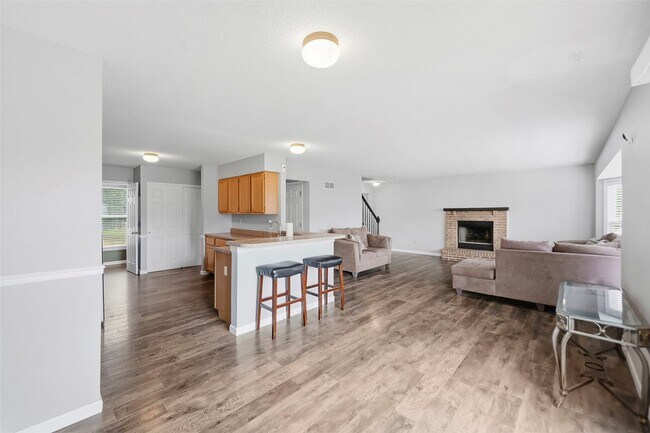 Building Photo - 5012 Joshua Dr