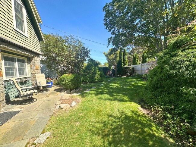 Building Photo - Winter Rental: Available Now-June 30th