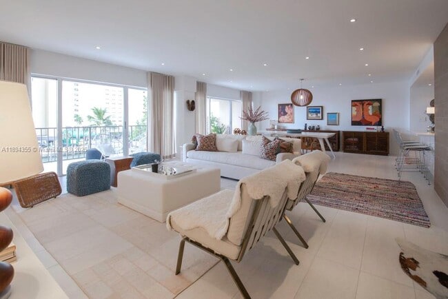 Primary Photo - 1800 NE 114th St