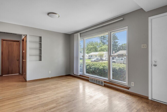 Building Photo - 765 Babler Dr