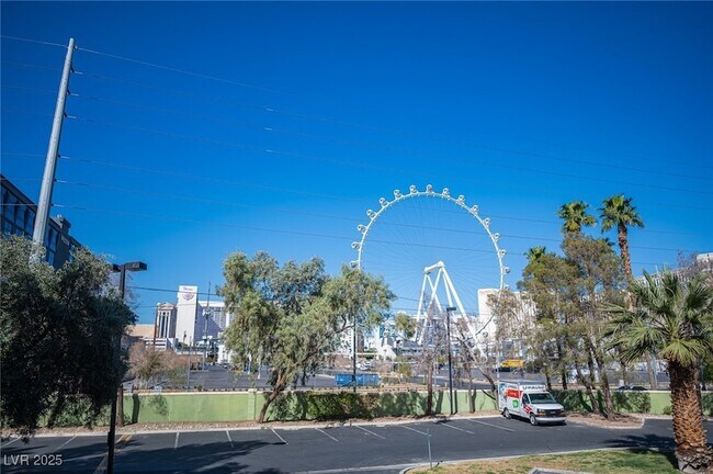 Building Photo - 220 E Flamingo Rd