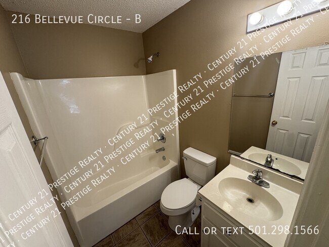 Building Photo - 216 Bellevue Cir