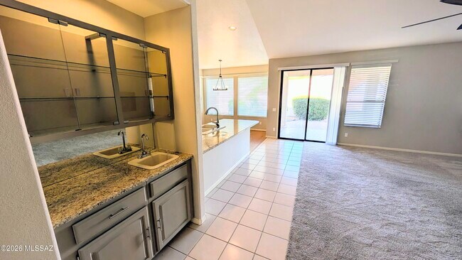Building Photo - 37985 S Eagle Dr