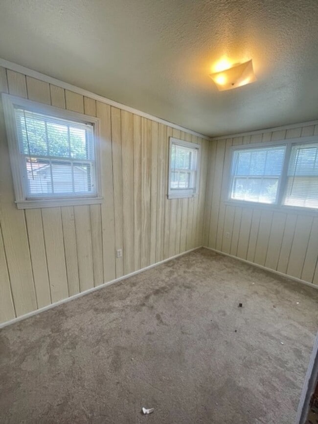 Building Photo - 3716 Parkwood St