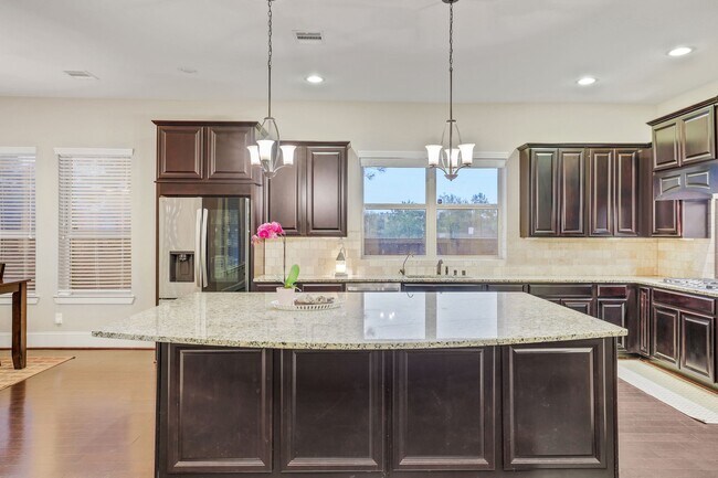 Building Photo - 10423 Hatcher Dr