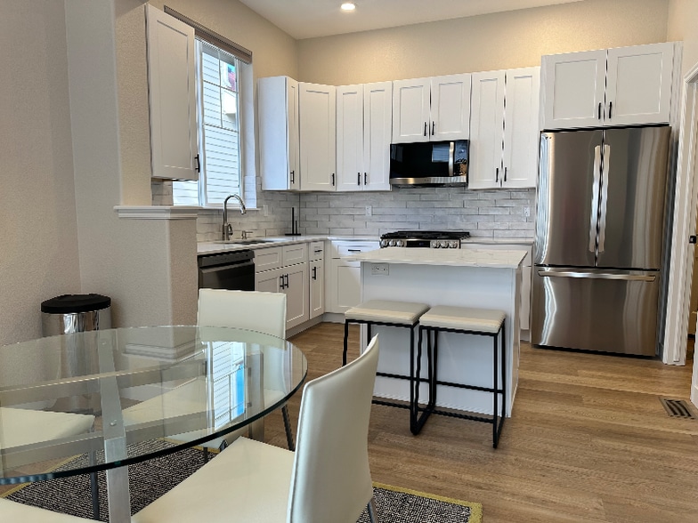 Building Photo - 10592 Pearlwood Cir