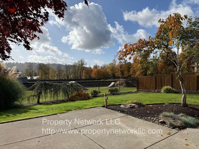 Building Photo - Spectacular 4 Bedroom Home in Gresham