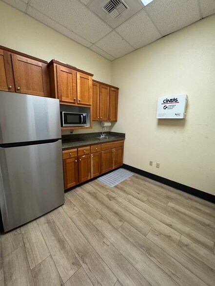 Building Photo - 135 D'Arcy Pkwy