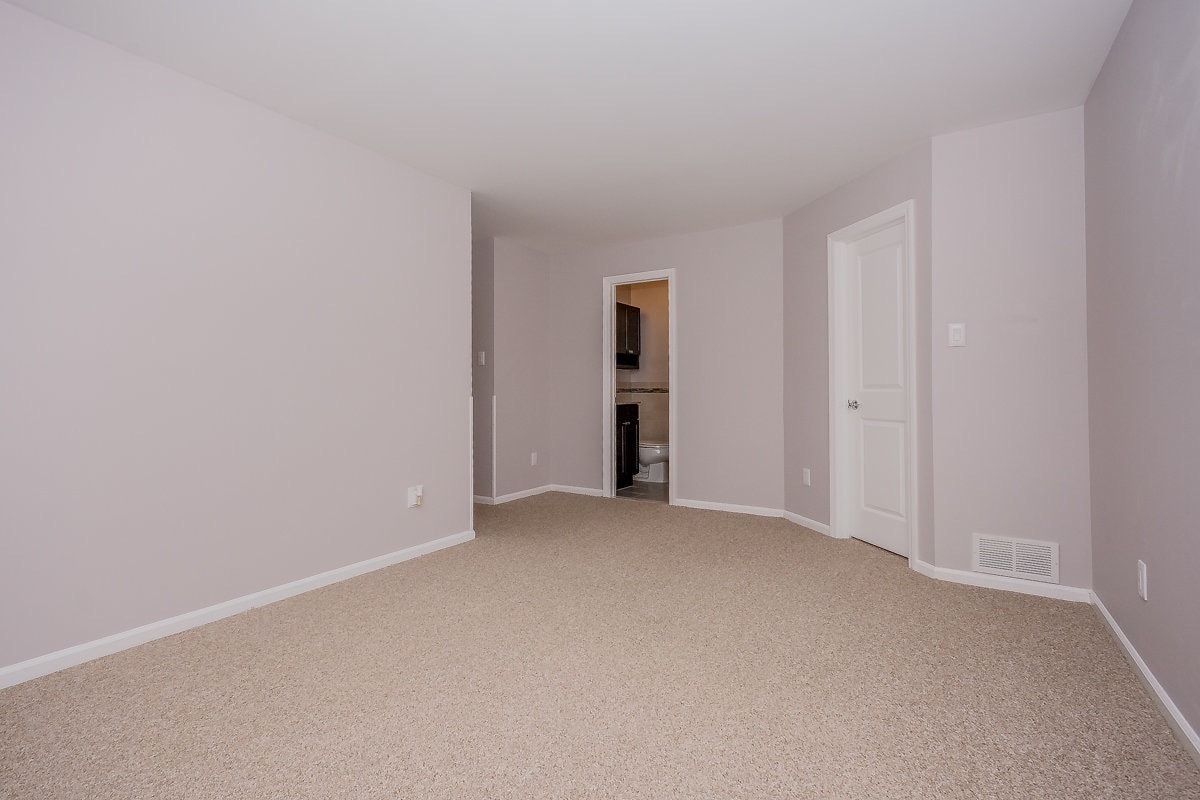 Building Photo - 413 Atlanta Court