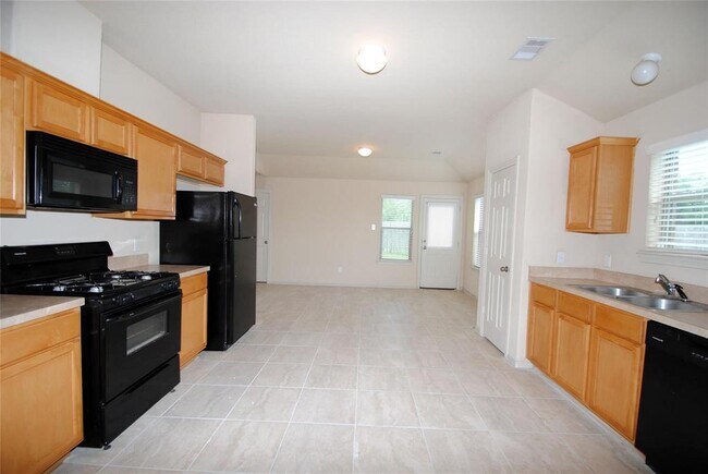 Building Photo - 2703 Alvar Dr