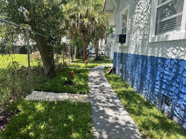 Building Photo - 1947 Madison St