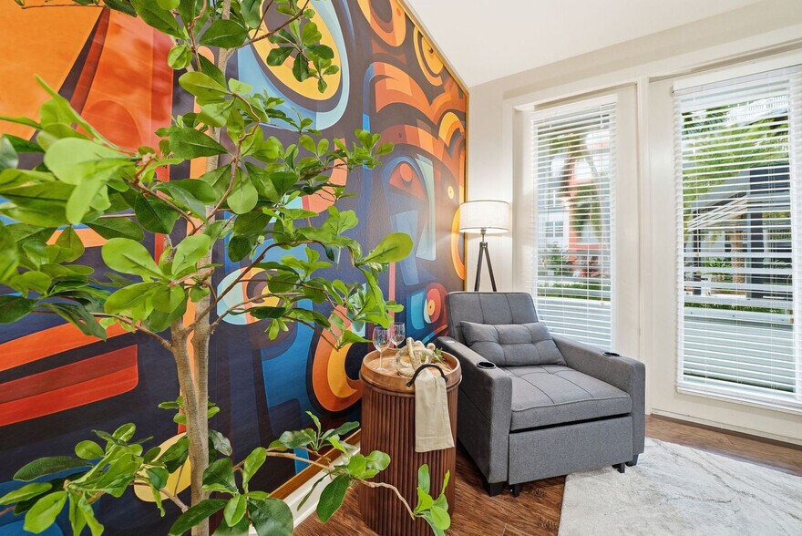 Building Photo - 1700 W Cleveland St