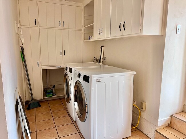 Building Photo - 3 Bed / 1.5 Bath | Thornwood Terrace Home ...