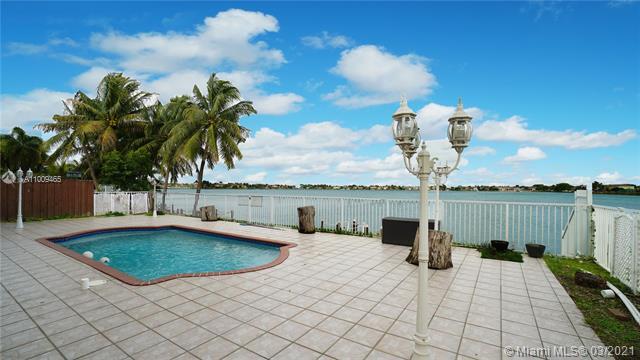 Building Photo - 14061 SW 136th Pl