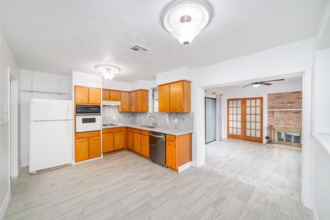 Building Photo - 10830 Sela Ln