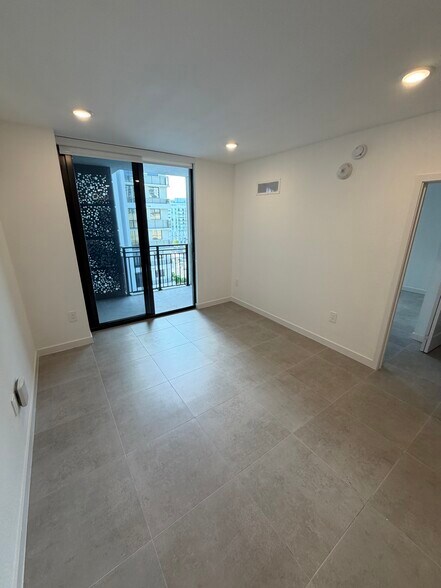 Building Photo - 1942 Taylor St