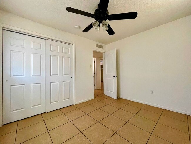 Building Photo - Comfortably Updated 4-Bedroom 2-Bathroom O...