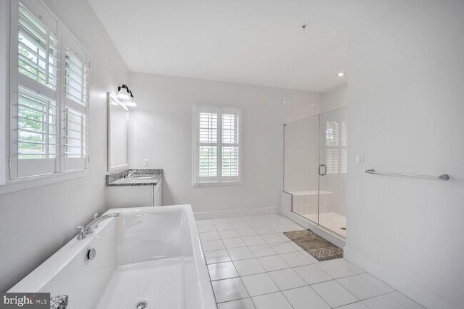 Building Photo - 4804 Bridle Ridge Rd