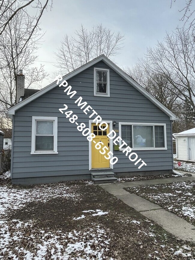 Building Photo - Move in Ready Bungalow in Warren