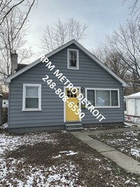 Building Photo - Move in Ready Bungalow in Warren